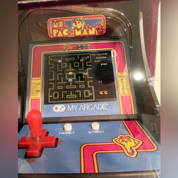 Ms Pac-Man Micro Arcade Player - Picture 2 of 9
